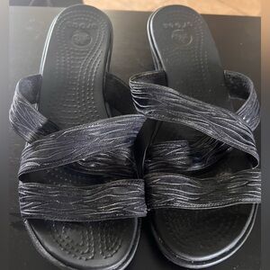 Crocs cross cross wedges size 9